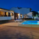 Rudez - Pool - Jacuzzi Apartamento *
