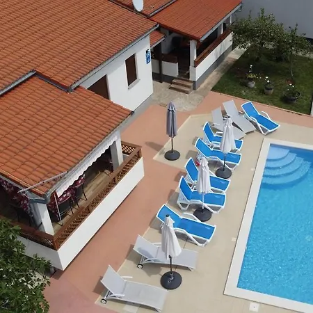 Rudez - Pool - Jacuzzi Apartment Fazana