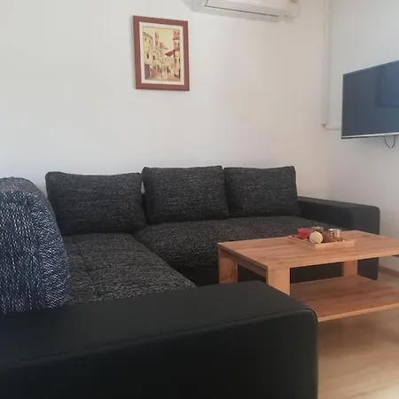 Rudez - Pool - Jacuzzi Apartment