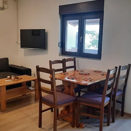 Rudez - Pool - Jacuzzi Apartment