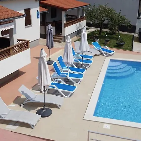 Rudez - Pool - Jacuzzi * Фажана