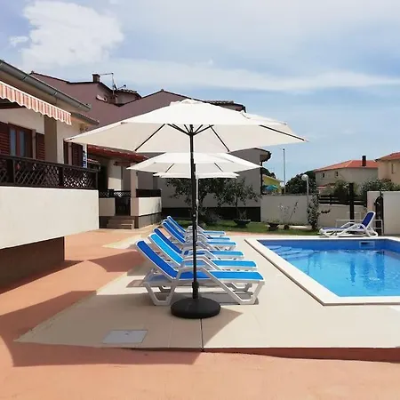 Rudez - Pool - Jacuzzi Апартаменты